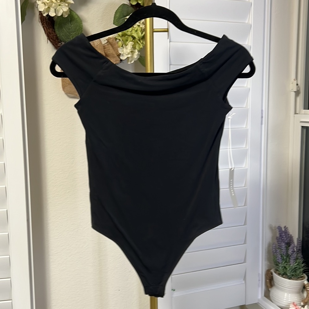 Everlane - Picture 4 of 8